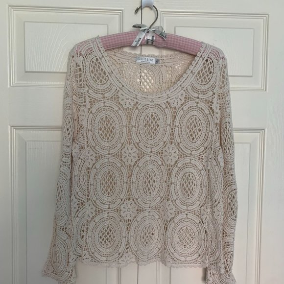 Solitaire Long Sleeved Open Weave Crocheted Lace Top-Size S - Picture 8 of 9